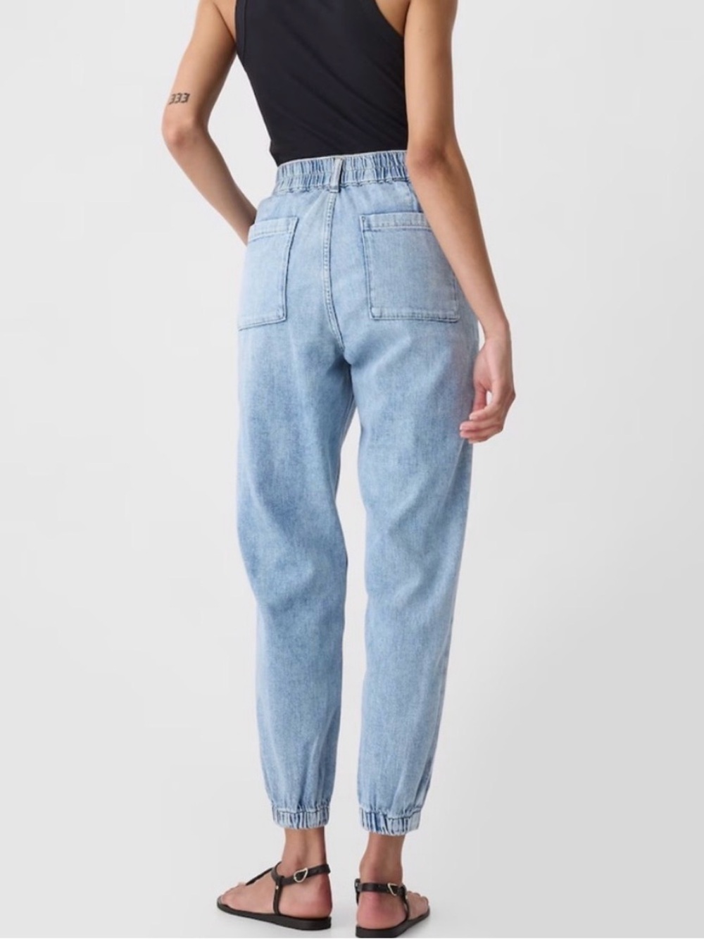 EUC GAP High-Rise Denim Girlfriend Utility Joggers in Medium Wash Size Small - Picture 4 of 16